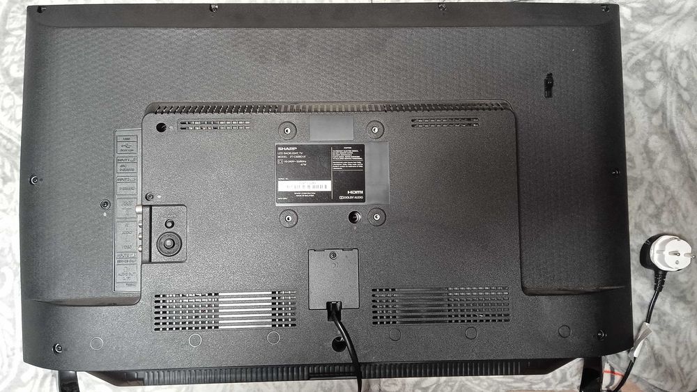 Телевизор Sharp 2T-C32BD1X диагональ 32" на запчасти, разбит экран 21г