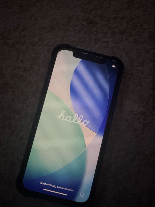 Iphone 12 + etui + kabel