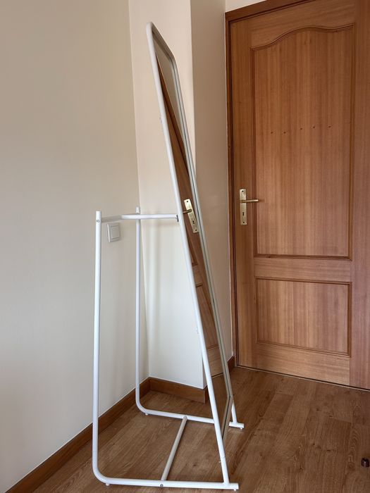 Espelho de pé, branco