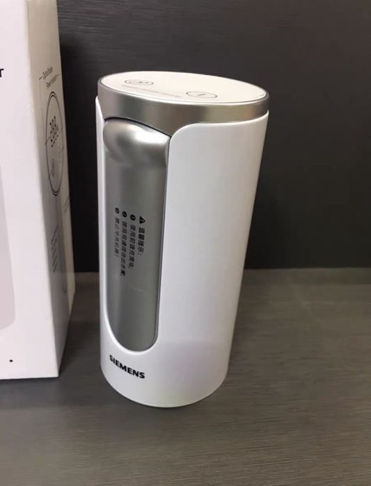 Електрична помпа для води Siemens з дозуванням 200 / 600 / 800 мл