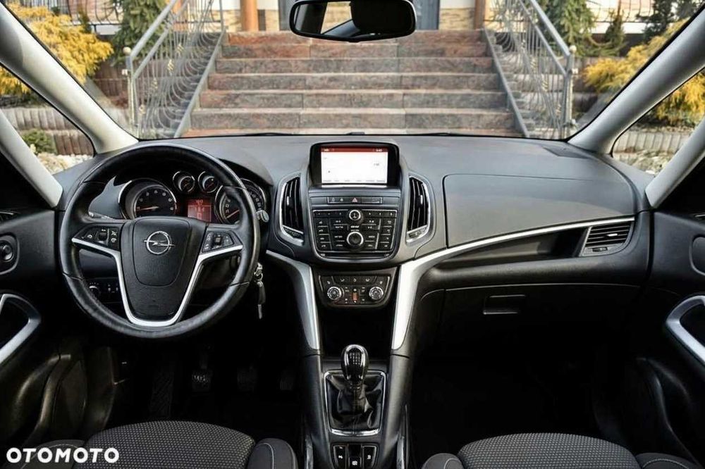 Opel Zafira C 1.4t 140 km 7 Osobowy idealny pod LPG