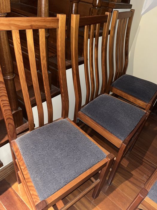 Conjunto de cadeiras madeira de pinho