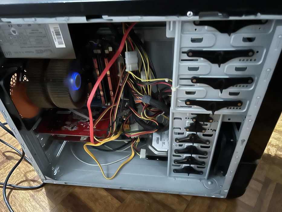 Computador torre Pc com monitor HP 2011x