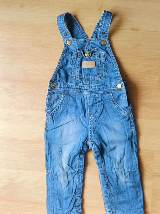 Ogrodniczki jeansowe ZARA baby r. 82 – wygodne, modne, super stan!