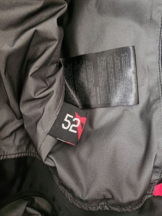 Casaco dainese tamanho 52