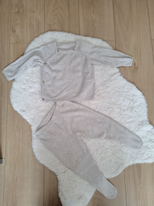 Komplet dzianinowy InExtenso 74 (9m) – Sweterek + Półśpiochy