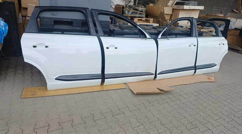 Двері Audi Q7 4M передні або задні праві ліві разборка