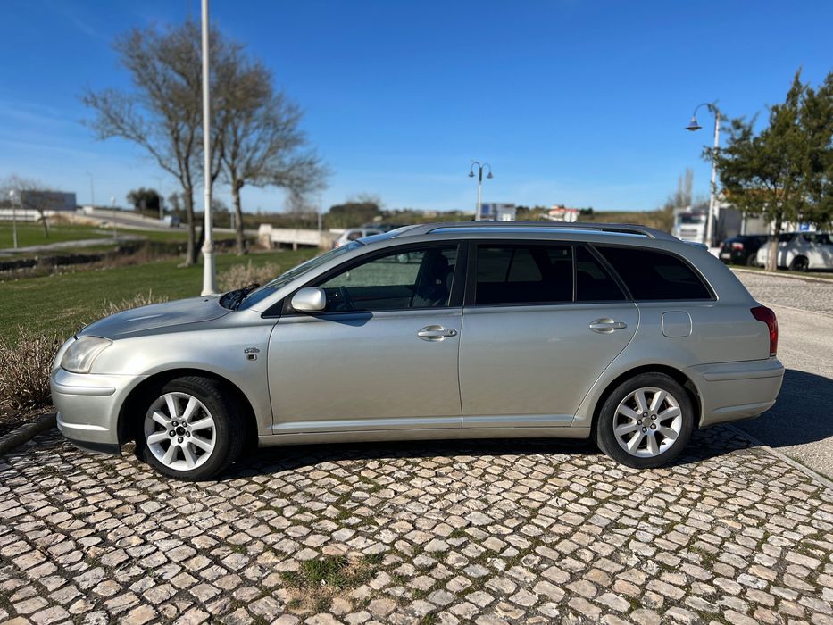Toyota Avensis — fotografia 8