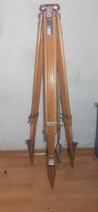 Тринога шр-120 для нівеліра і т.д.