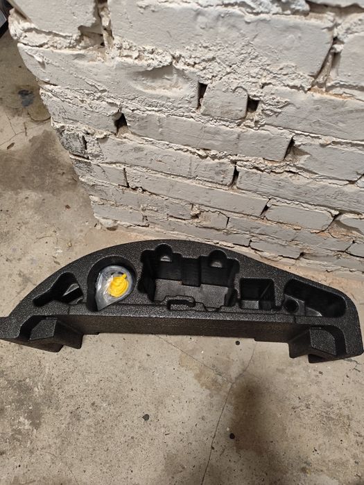 Wkład do bagażnika Mercedes w203