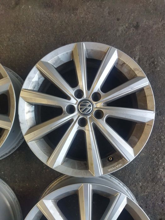 Felgi aluminiowe Volkswagen Polo 6R 5x100 6J ET45 rozmiar 16 komplet felg Polo V