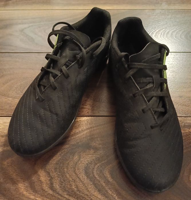 Piłkarskie buty do piłki nożnej na orlik