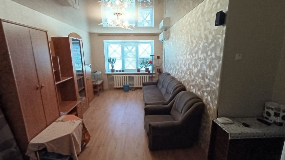 Продаю трёхкомнатнаю квартиру с гаражем в Славянске