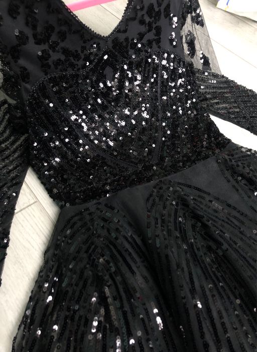 Женское платье черное в пайетку размер М