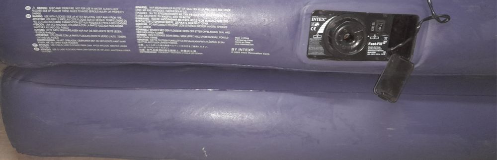 Colchão insuflável elétrico Fast Fill, ideal para campismo, visitas ou uso diário. Enche em poucos minutos graças à bomba elétrica integrada