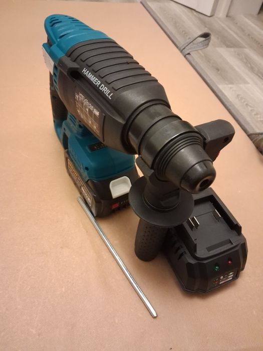 Перфоратор бочковий безшітковий акумуляторний