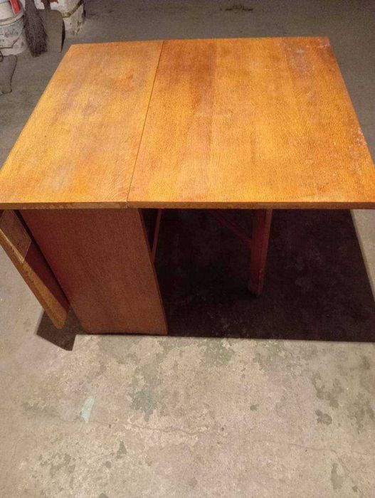 Sprzedam rozkładany stół