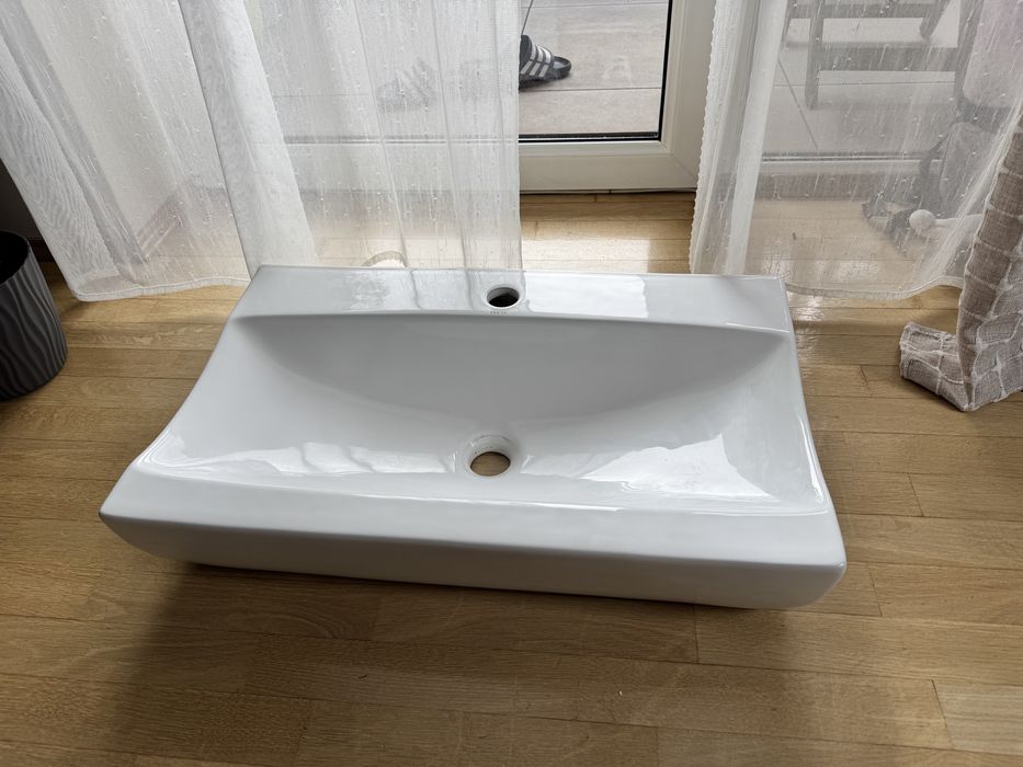 Umywalka nablatowa REA