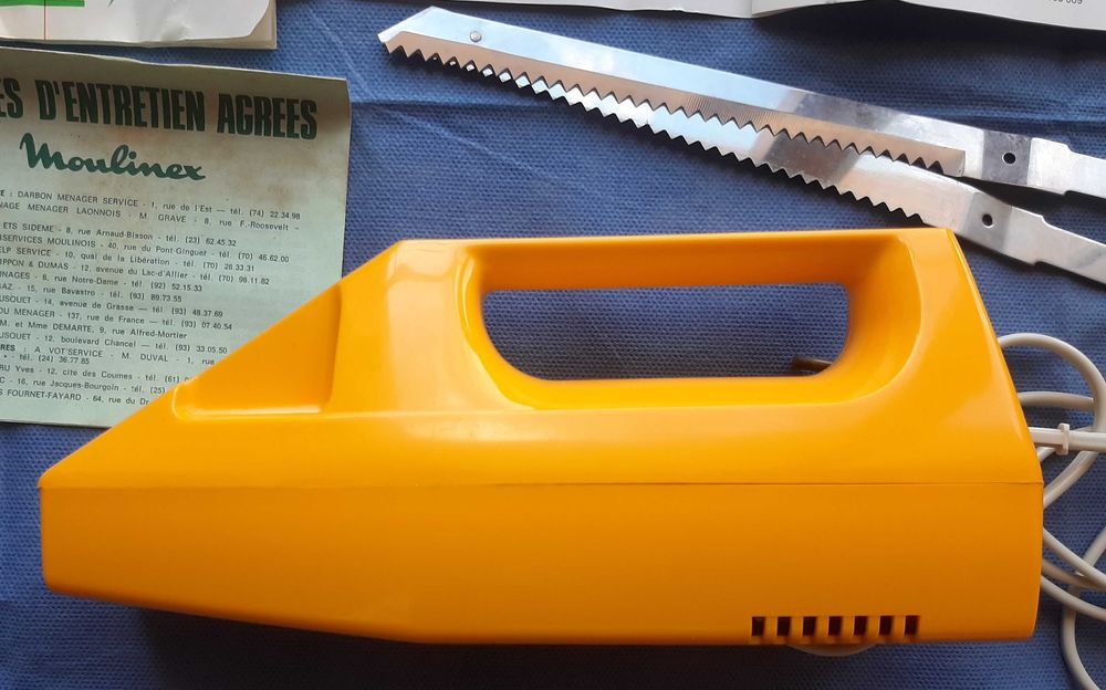 Faca elétrica da Moulinex datada de 1981 quase nova