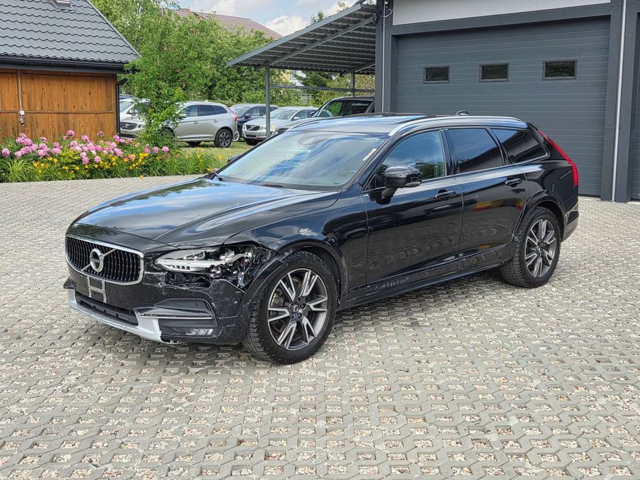 Volvo V90 Cross Country 2.0 T6 2017 INSCRIPTION lekko uszkodzony FV23%