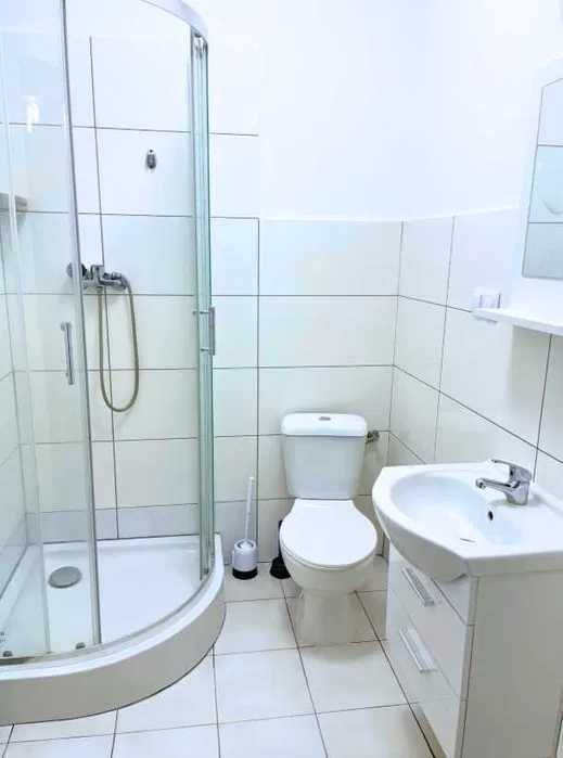 Pokój do wynajęcia - TV, lodówka, internet, parking - Józefów