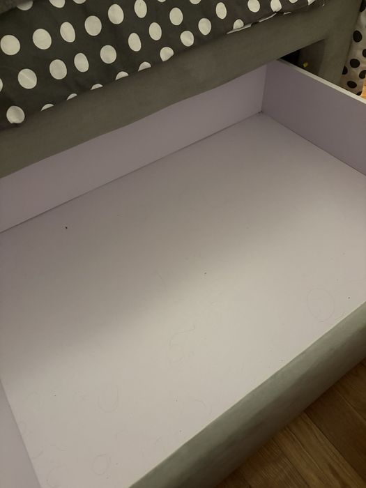 Cama individual rapariga