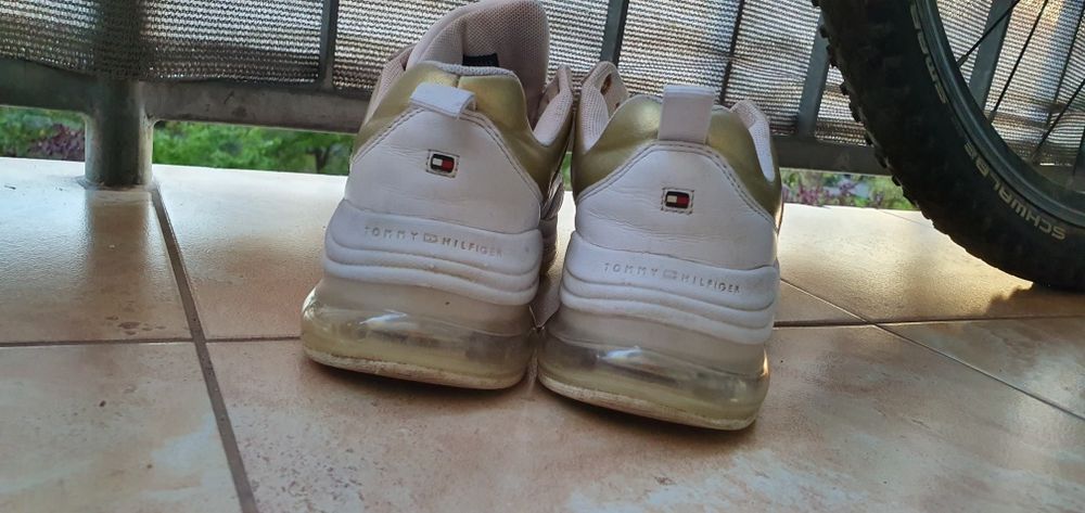 Sneakersy damskie Tommy Hilfiger rozmiar 39 wkładka 25cm