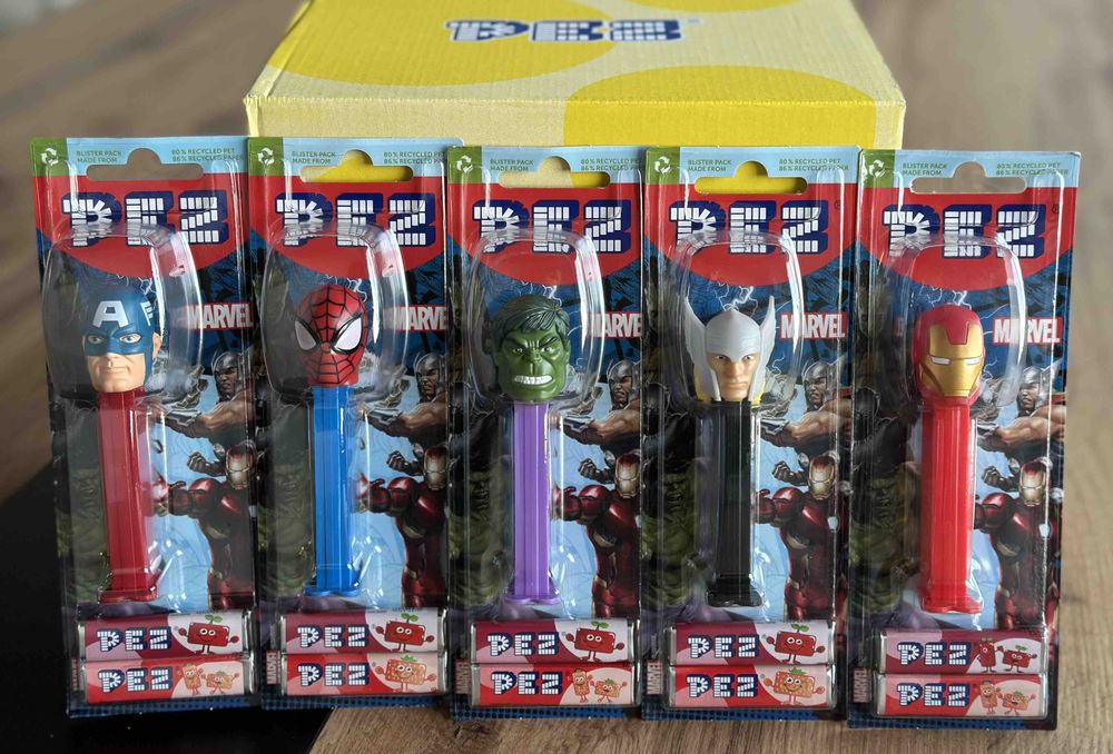 ПЕЦ - Іграшка з цукерками "Марвел" 1+2 /12шт в асортименті  цукерки