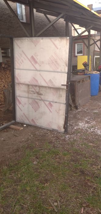 Drzwi garażowe metalowe