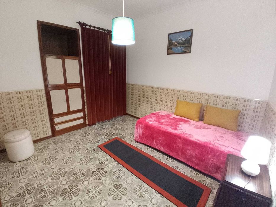Aluga-se Quarto em Algés