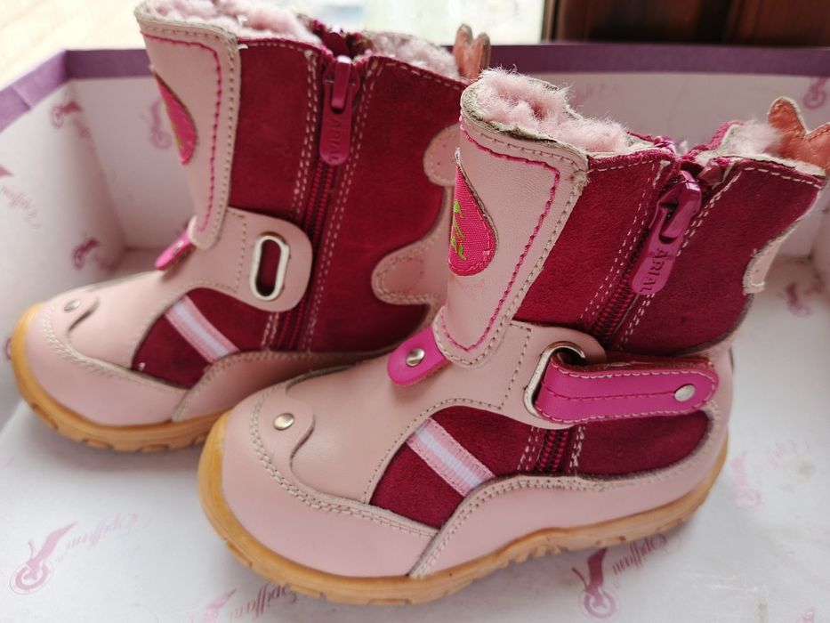 Чобітки для дівчинки