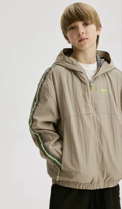 Ветрівка Reserved 130-140