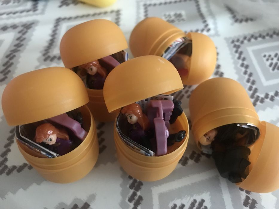 Фигурки киндер серия Хололное сердце 2