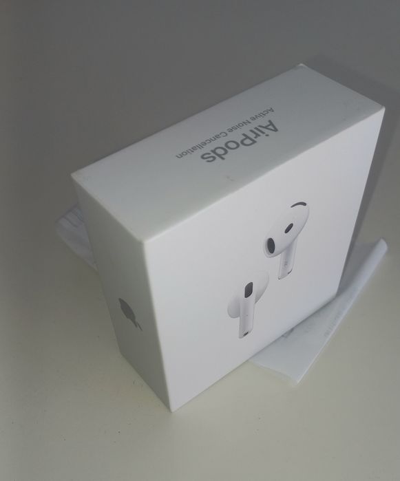 Apple AirPods 4 (Actv. Noise Cancellation) como novos, com garantia