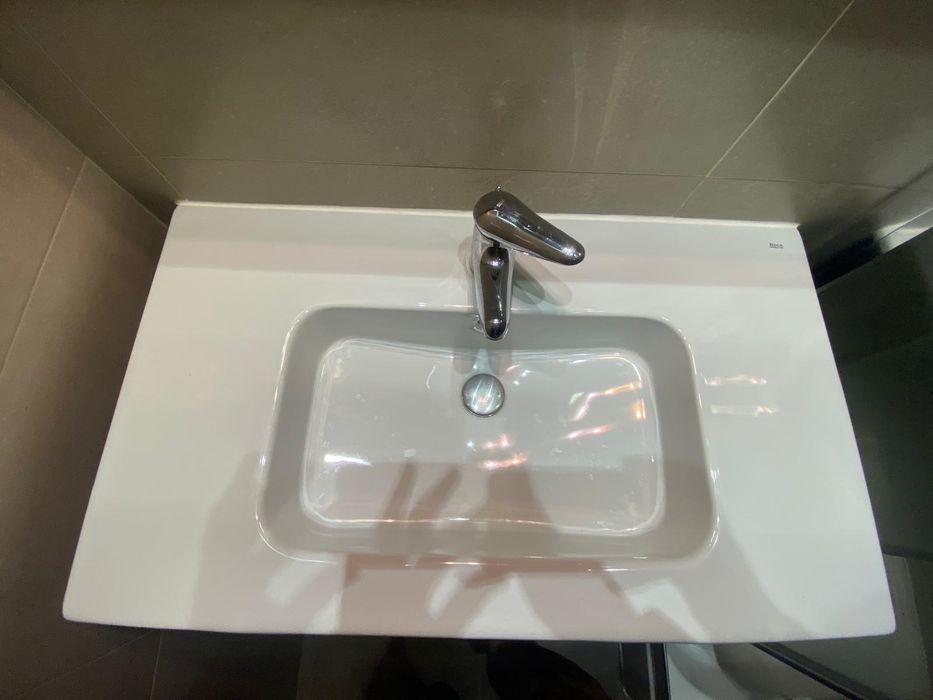 Lavatórios com móvel de casa de banho