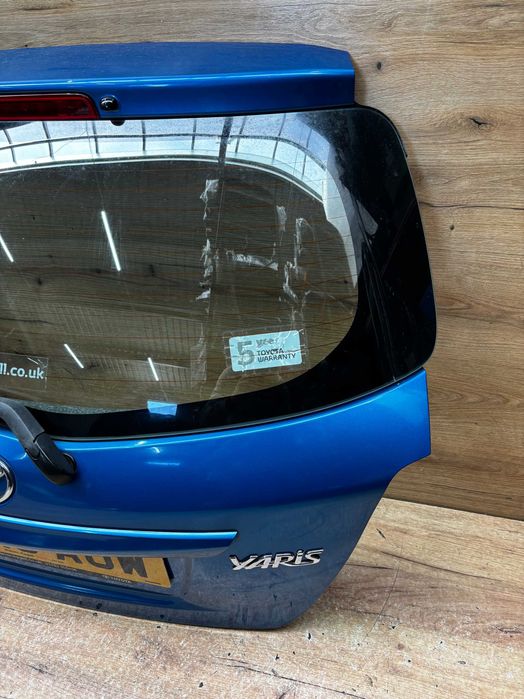 Klapa bagażnika Toyota Yaris 3 kolor 8t7