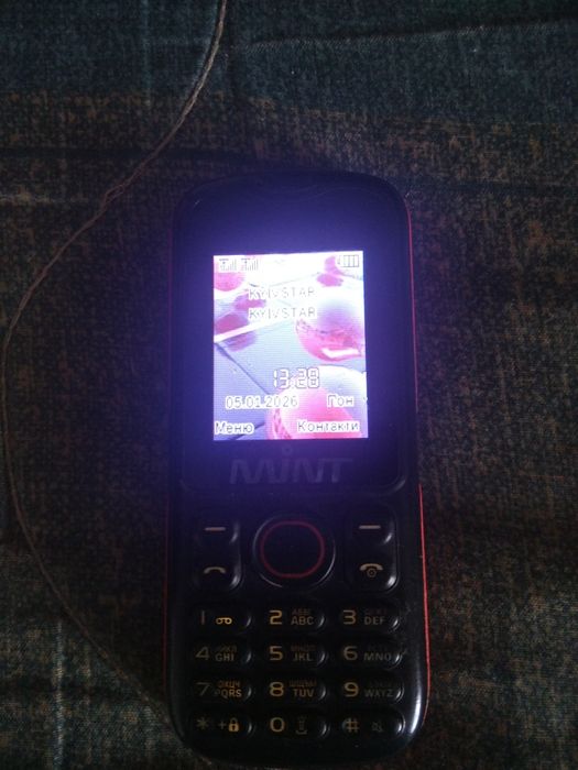 Кнопочні телефони продам
