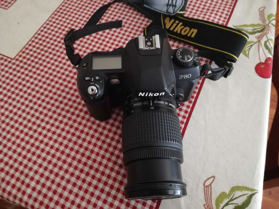 Vendo máquina fotográfica Nikon F80