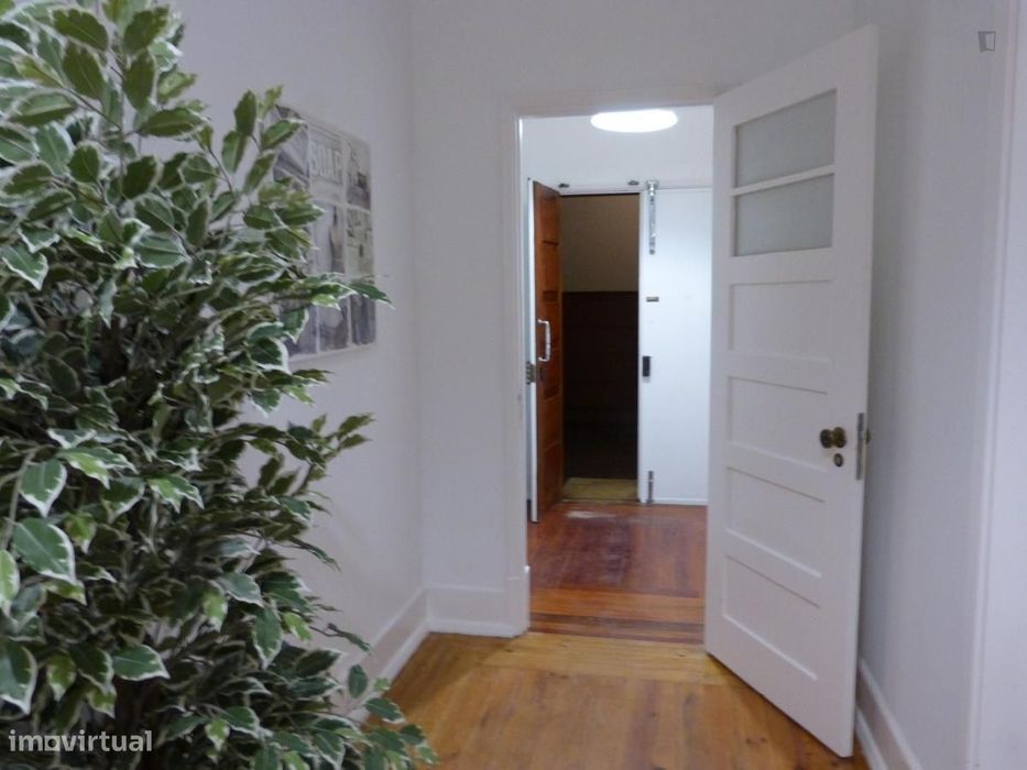 Quarto - localizado em Saldanha Lisbon