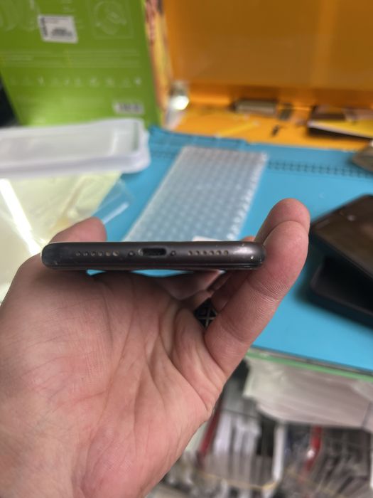 Iphone 11 black 64 gb