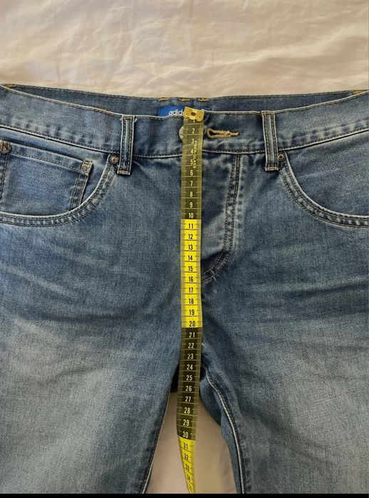 Calções adidas de ganga