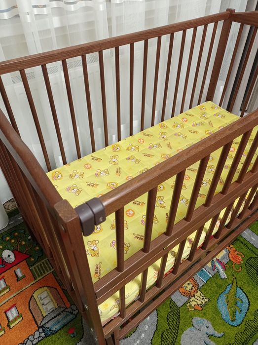 Ліжечко дитяче з маятником та матрацом