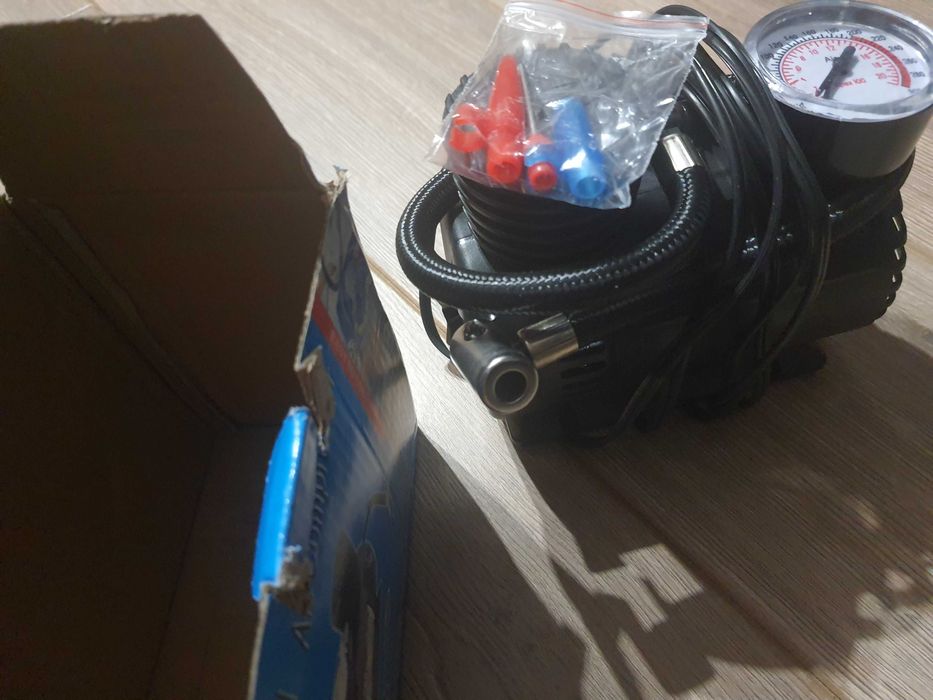 Насос ручний та компресор для авто