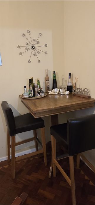Mesa alta de apoio