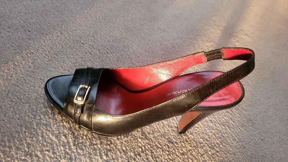 Szpilki skórzane 36 Banana Republic