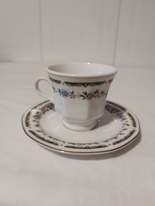 Chávena de Chá e pires branca verde e dourado