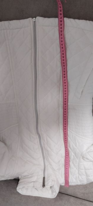 Куртка жіноча на весну білого кольору розмір S