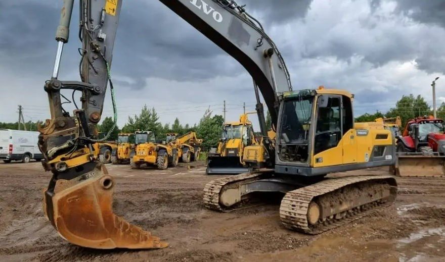Koparka gąsienicowa Volvo ec220dl
