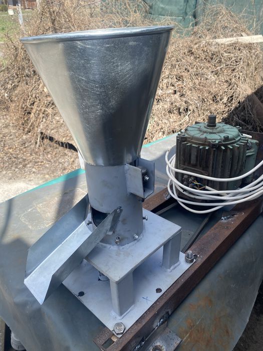 Гранулятор кормів фермер 100