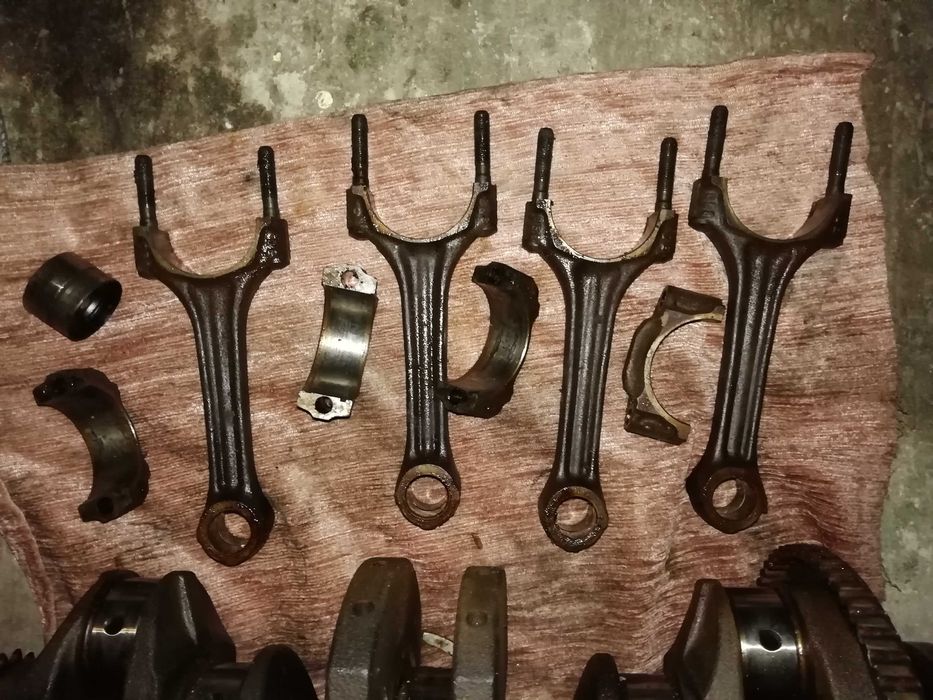 Коленвал  шатуны шкода октавия 1.6 бензин